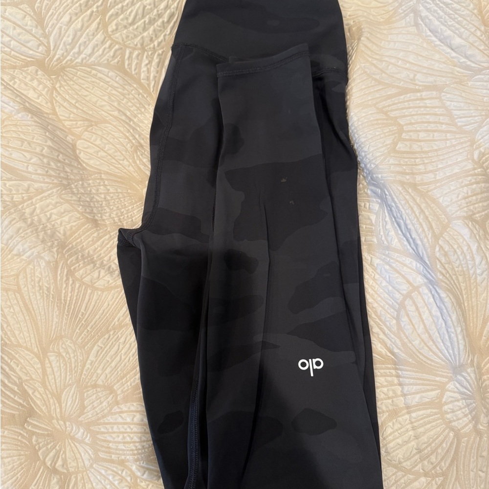 ALO Yoga women’s  Black Leggings